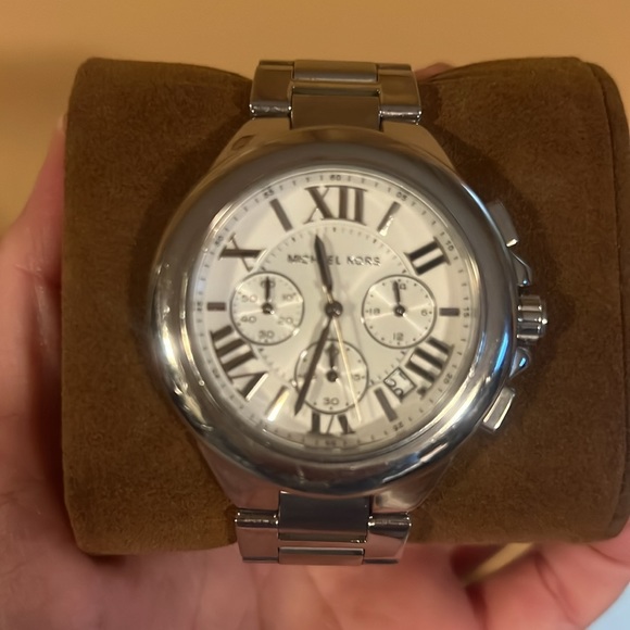 Michael Kors Watch - Picture 4 of 5